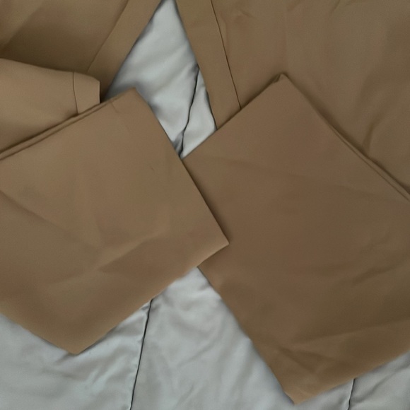 Paper bag trousers are gorgeous!!! - Picture 4 of 5